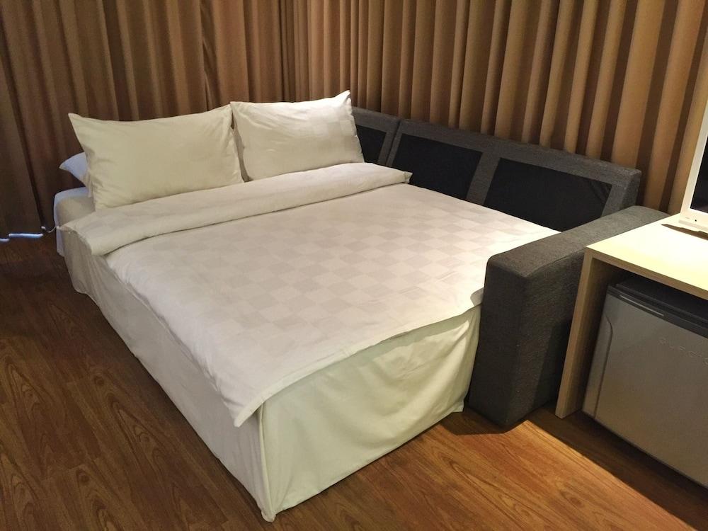 M Premiere Hotel Dago Бандунг Экстерьер фото